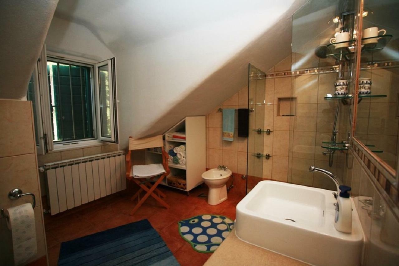 Deluxe Villa Sirena On The Beach With Pool Supetar Bagian luar foto